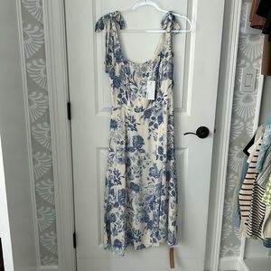NWT Reformation Twilight dress in Lucerne print